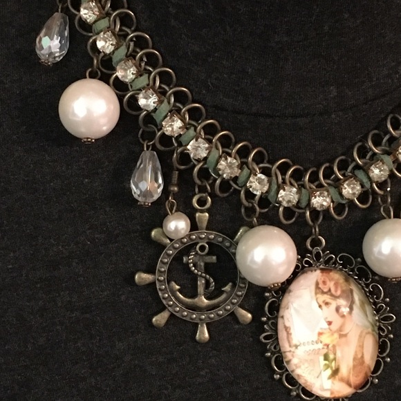 Quirky costume charm necklace & earring set - Picture 12 of 12